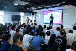 火蝠電商怎么樣？運營部新人成長分享會：激勵奮斗，追求卓越！